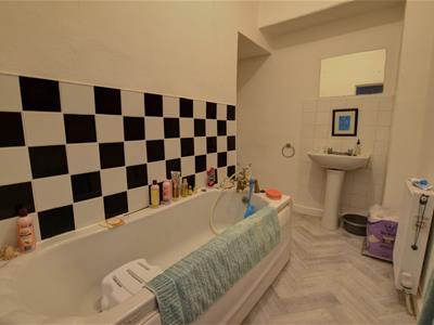Picture 4